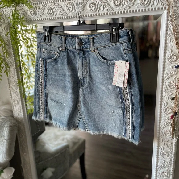 Free People Embellished Denim Mini Skirt Size 4 - Picture 2 of 11